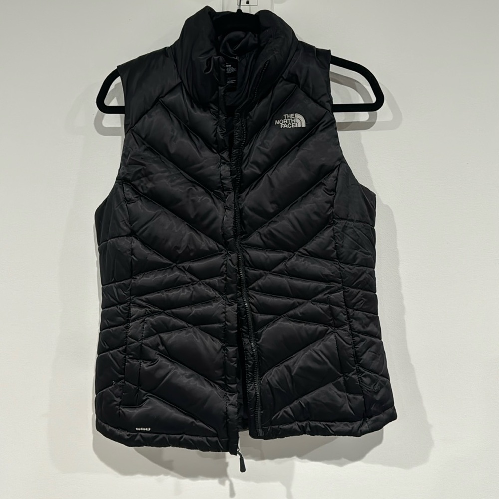 The North Face Vest 550 Down Black Size M Women’s middle layer LIKE NEW
